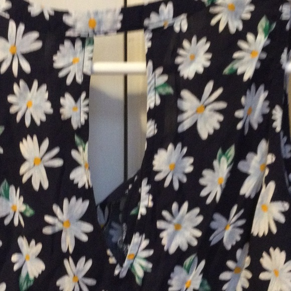 Old Navy navy daisy print tank top, XS - Picture 5 of 6